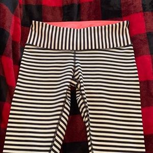 Lululemon Wunder Unders full length size 6